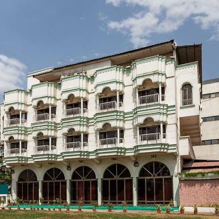 Hôtel Oyo 38142 Girdhar Mahal à Indore Extérieur photo