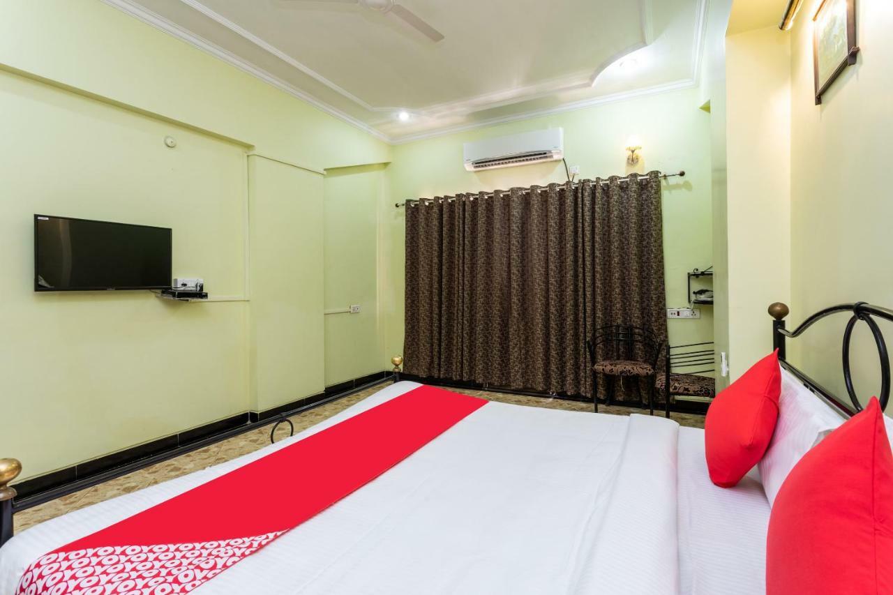 Hôtel Oyo 38142 Girdhar Mahal à Indore Extérieur photo