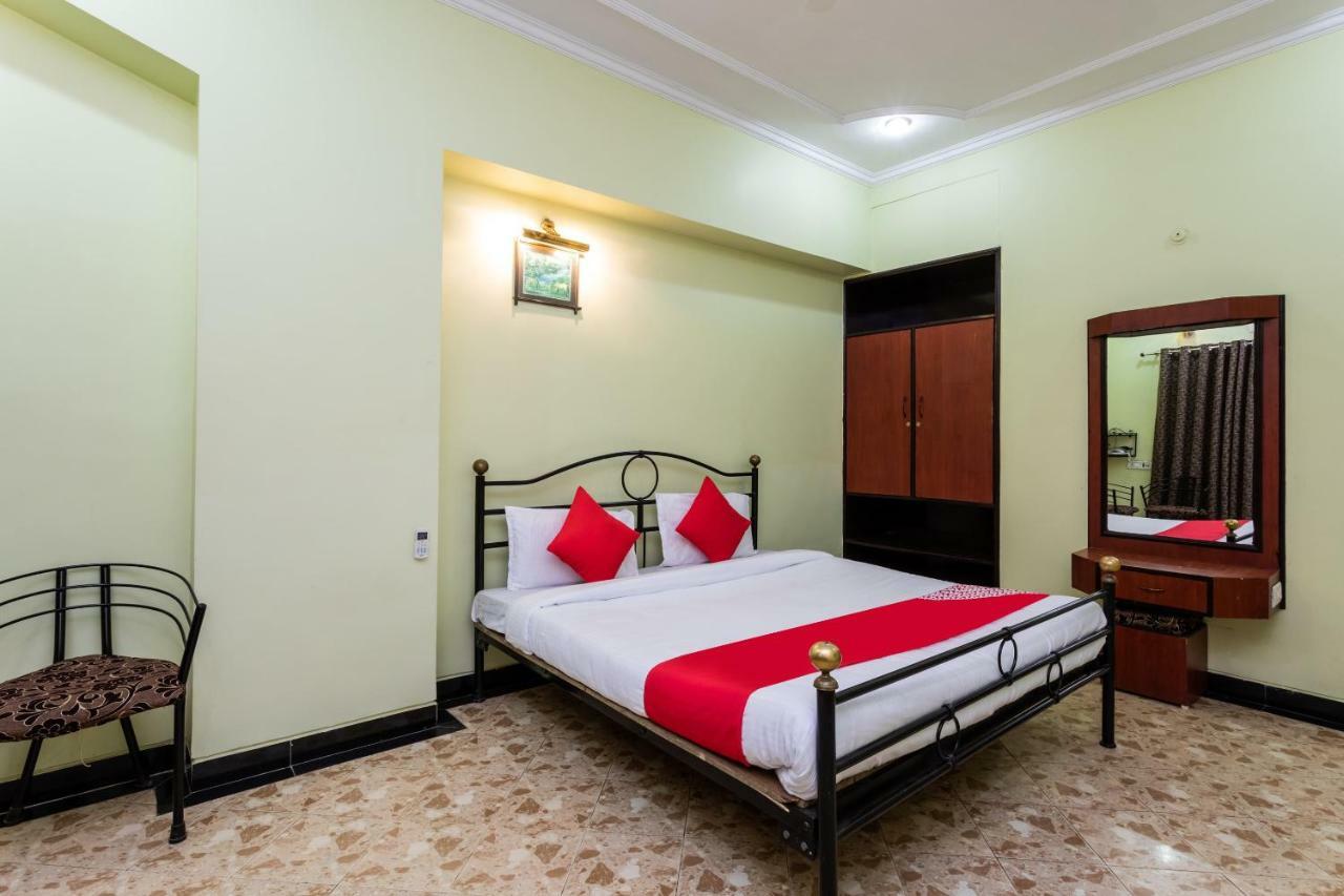 Hôtel Oyo 38142 Girdhar Mahal à Indore Extérieur photo