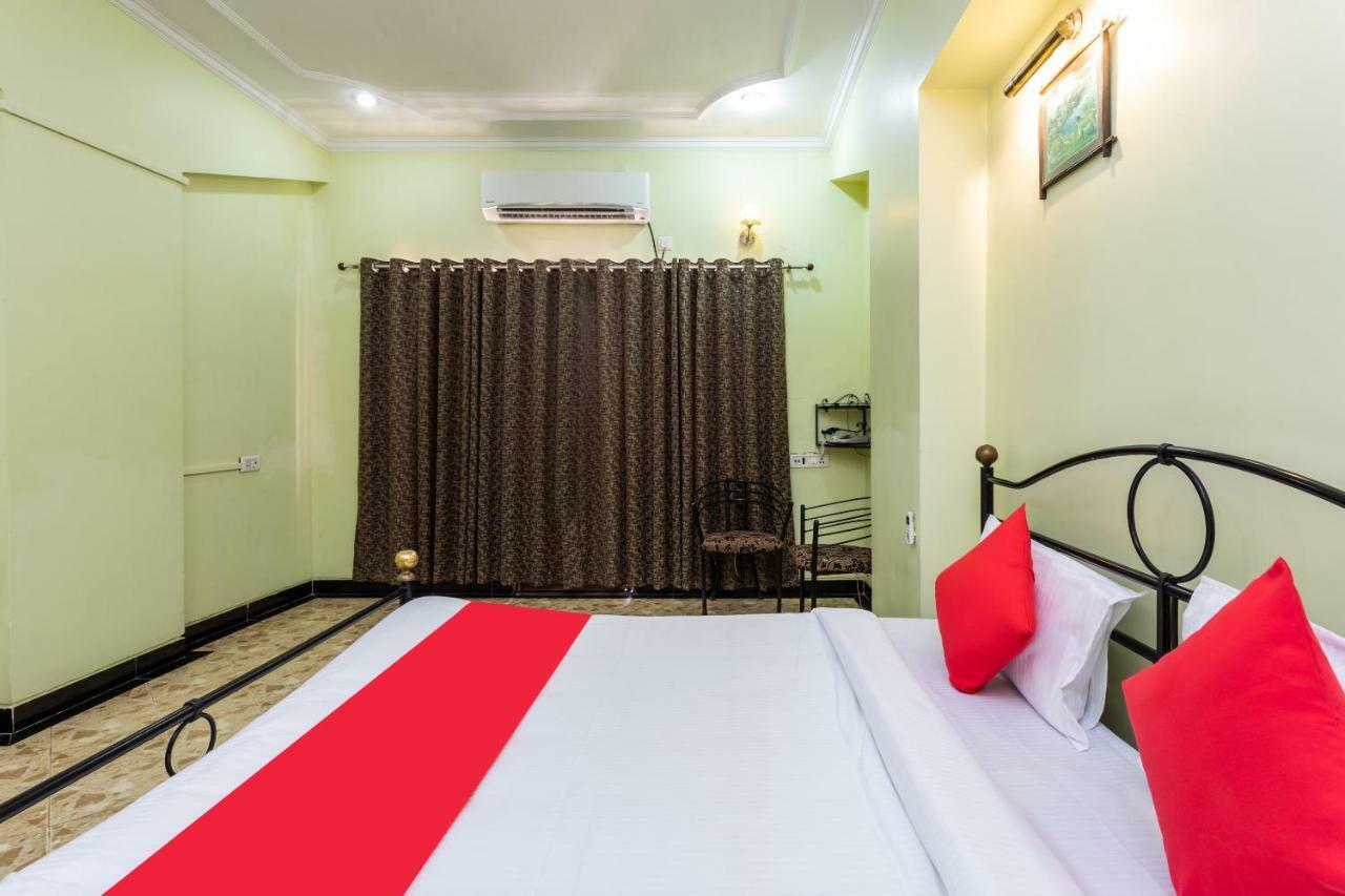 Hôtel Oyo 38142 Girdhar Mahal à Indore Extérieur photo
