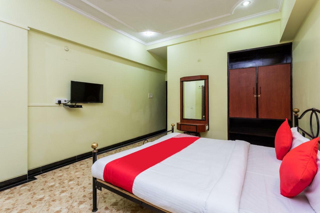 Hôtel Oyo 38142 Girdhar Mahal à Indore Extérieur photo